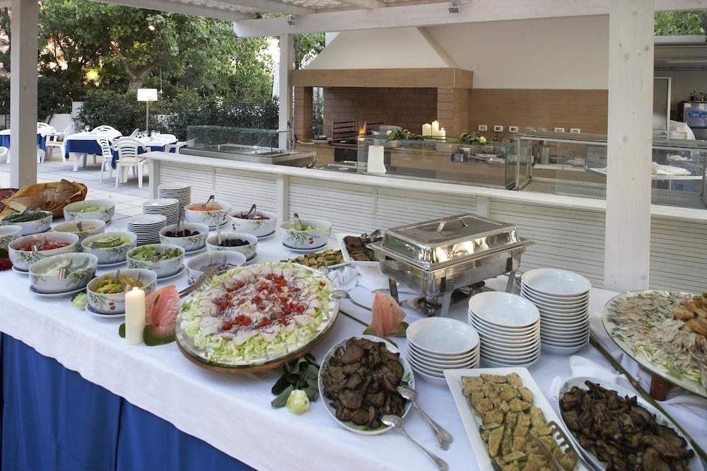 Alexandra Plaza Hotel Riccione Exterior foto