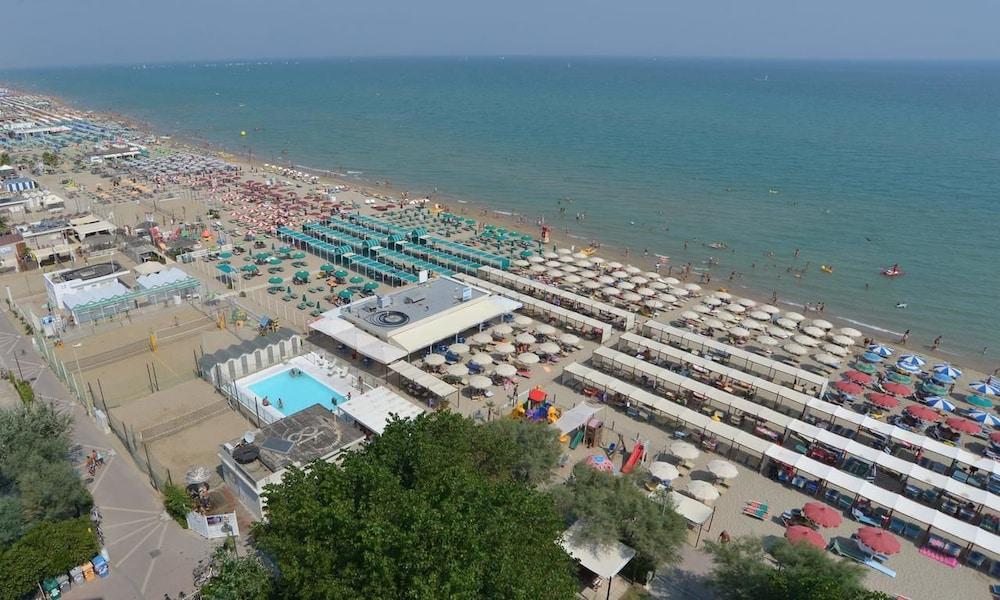 Alexandra Plaza Hotel Riccione Exterior foto